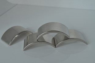 ƬF